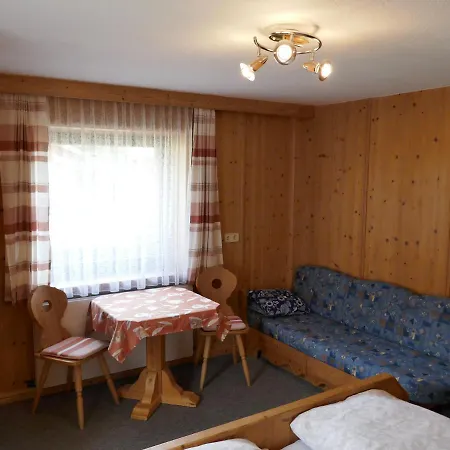 Hubert Praxmarer Appartamento